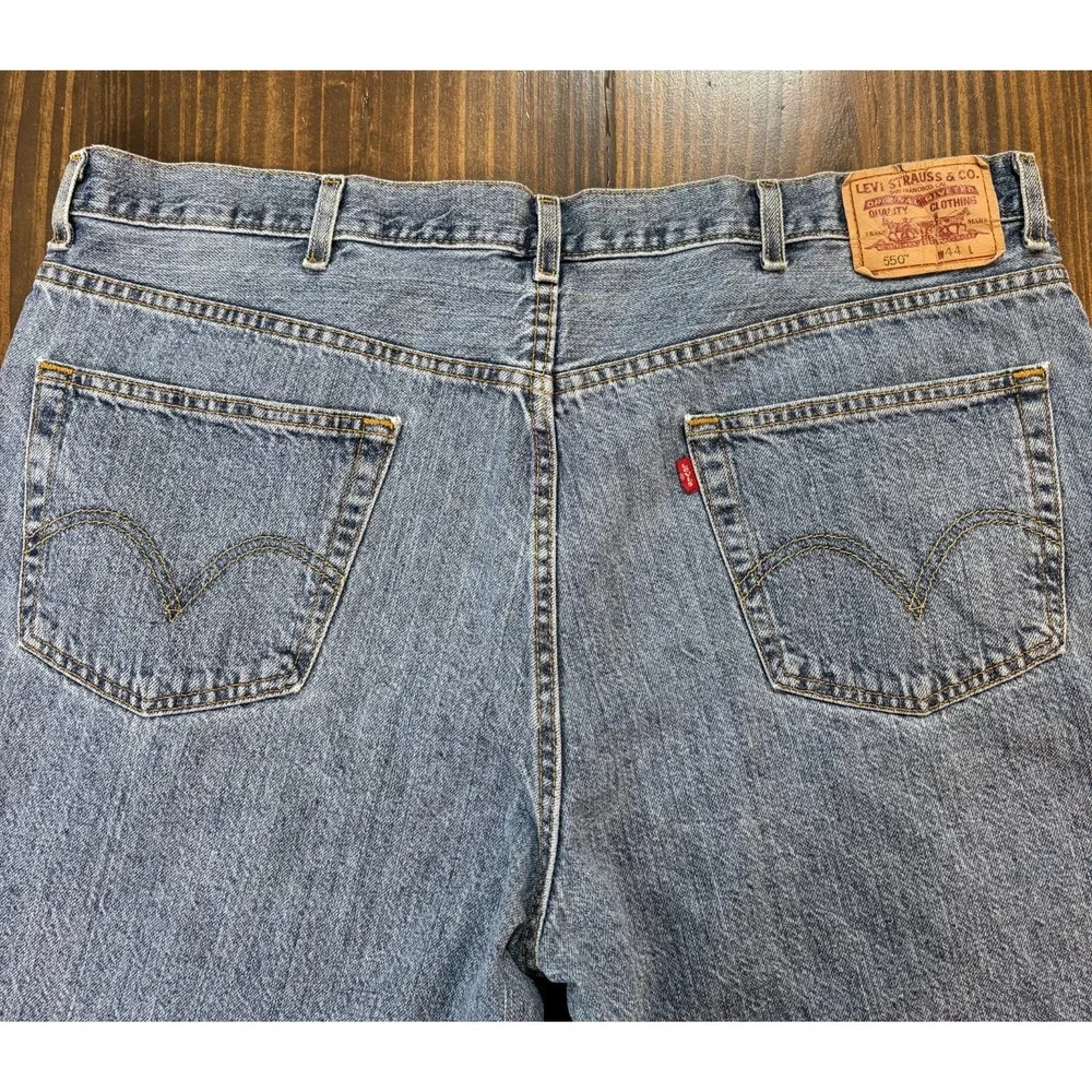 LEVI STRAUSS 569 Denim‎ Shorts Mens 44 Blue Relaxed Fit Medium Wash Jean